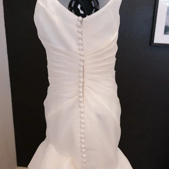 White by Vera Wang One Shoulder Organza waterfall wedding gown - Picture 8 of 12